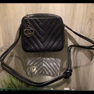 CHANEL BLACK CHEVRON CAVIAR LEATHER CAMERA BAG